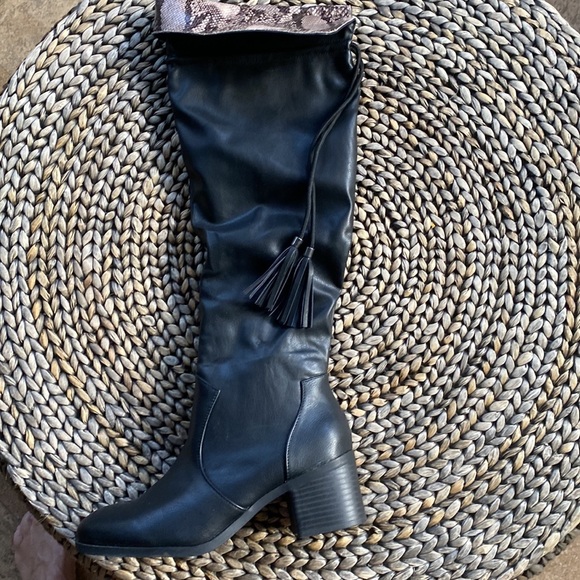 Trary knee high boots - Picture 3 of 4